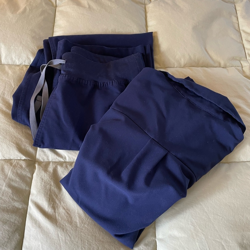 Scrubs top and bottom